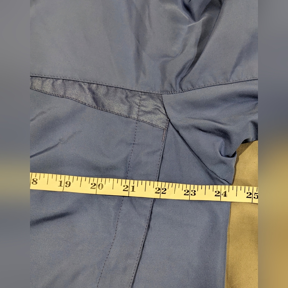 Patagonia Men's Lightweight Jacket - Picture 3 of 10